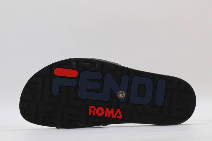 FEND1 SLIPPERS