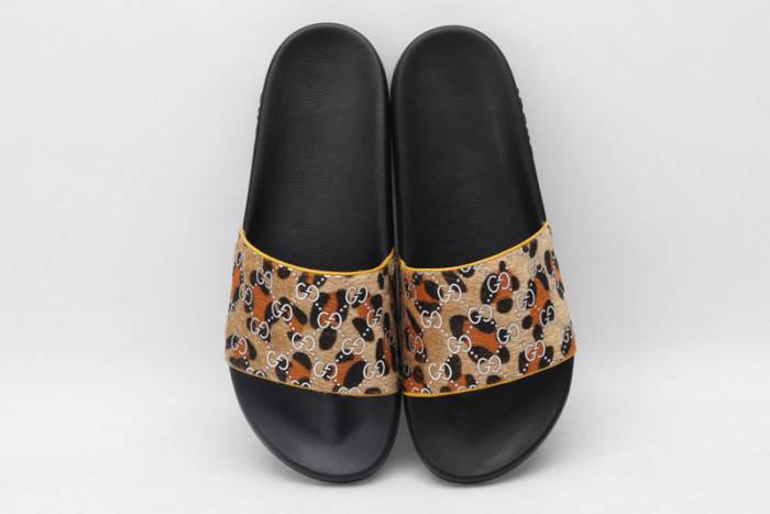 G*u*i slippers leopard print