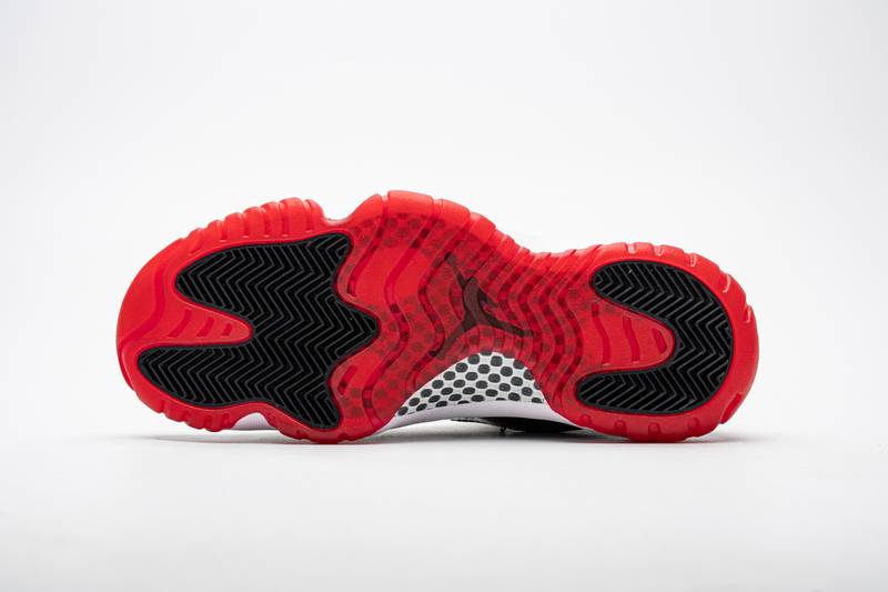 Air Jordan 11 Retro Playoffs Bred