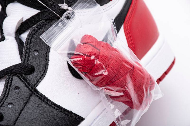 Air Jordan 1 Black Toe High OG
