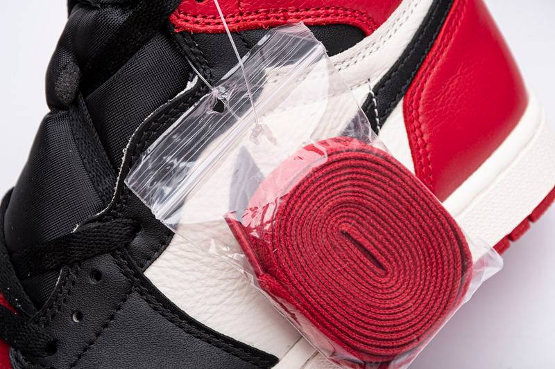 Air Jordan 1 High  Bred Toe