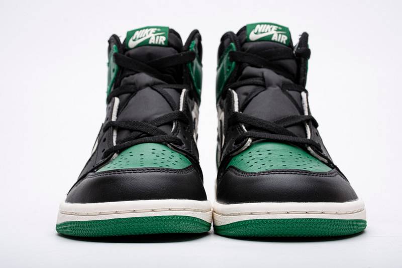 Air Jordan 1 High OG  Pine Green