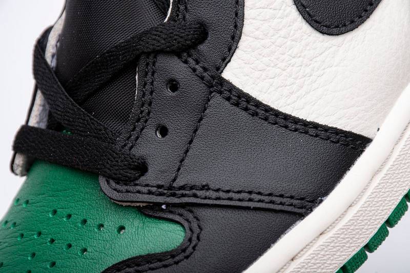 Air Jordan 1 High OG  Pine Green