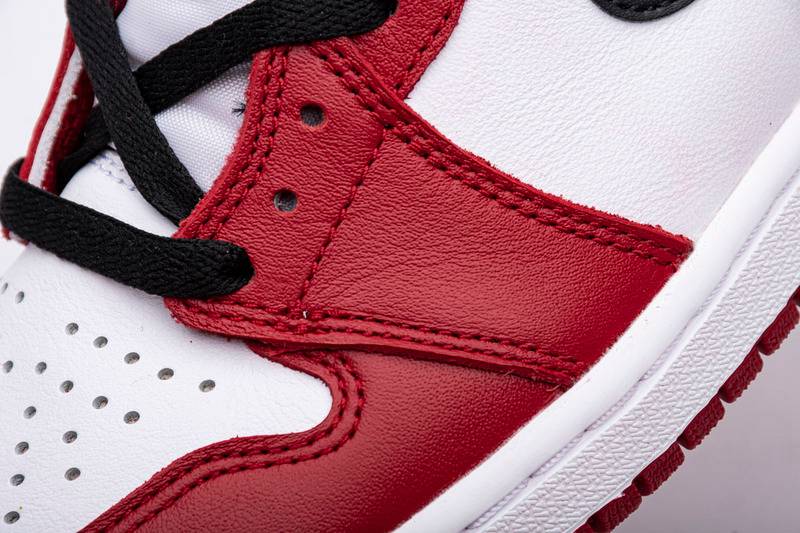 Air Jordan 1 High OG Chicago