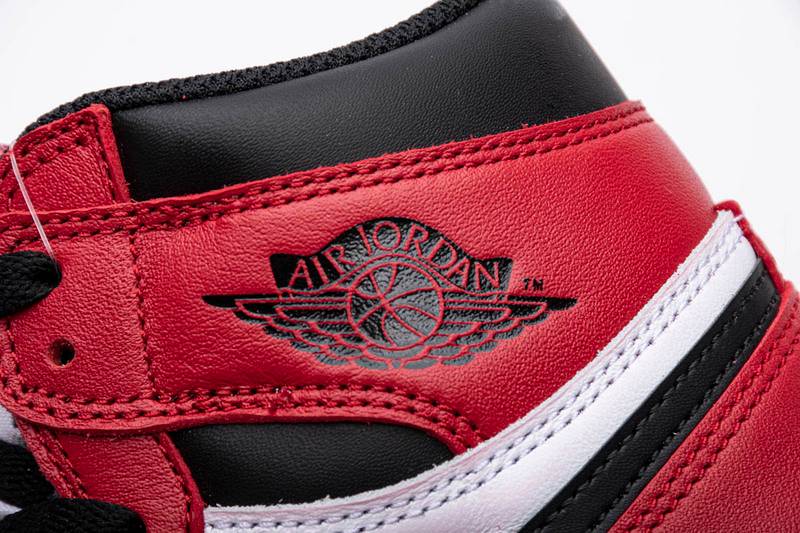 Air Jordan 1 High OG Chicago