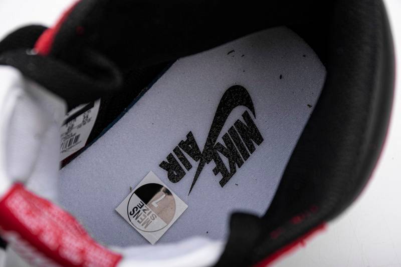 Air Jordan 1 High OG Chicago