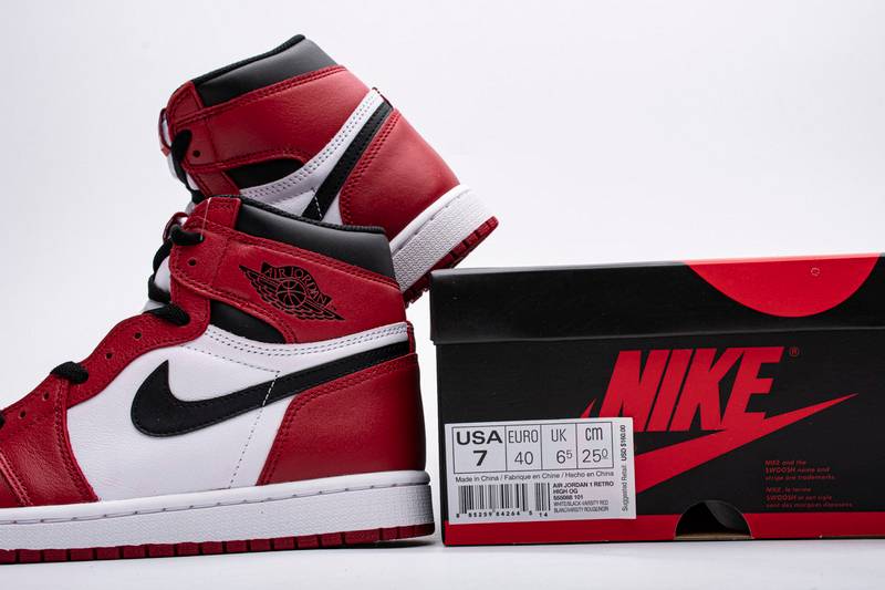 Air Jordan 1 High OG Chicago