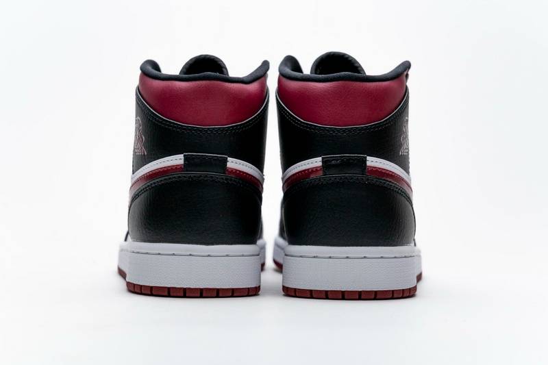 Air Jordan 1 Mid Bred Toe