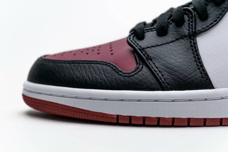 Air Jordan 1 Mid Bred Toe