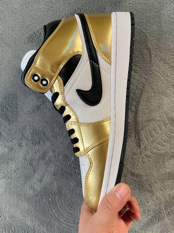 Air Jordan 1 Mid SE Metallic Gold