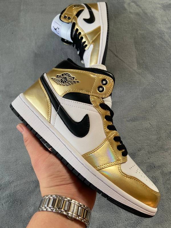 Air Jordan 1 Mid SE Metallic Gold
