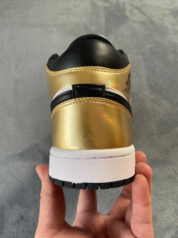 Air Jordan 1 Mid SE Metallic Gold