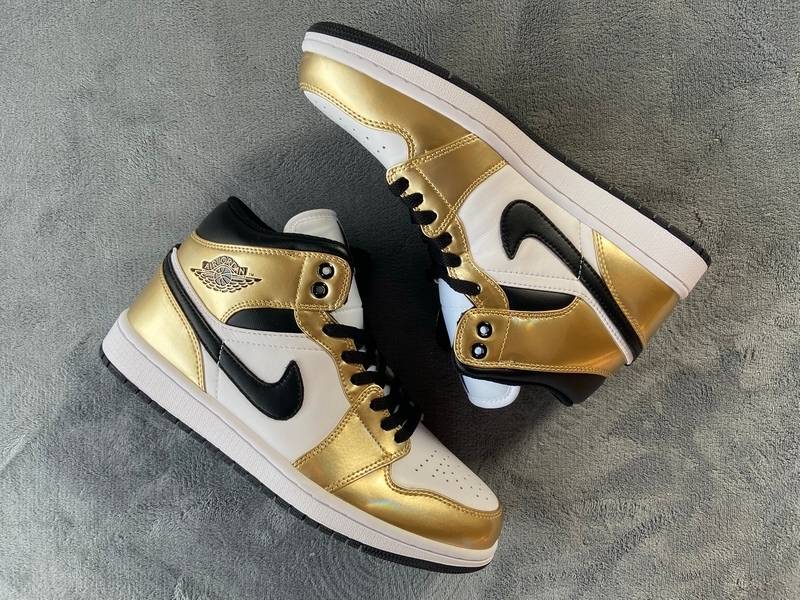 Air Jordan 1 Mid SE Metallic Gold