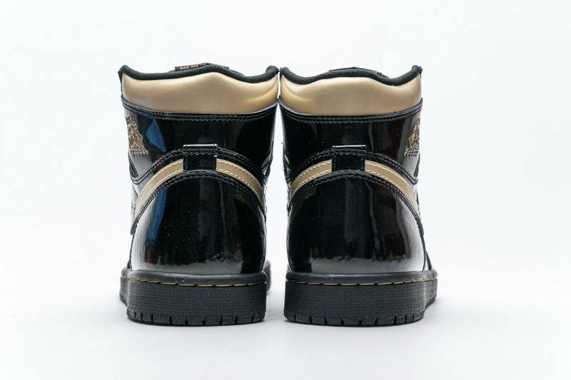 Air Jordan 1 Retro High Black Metallic Gold
