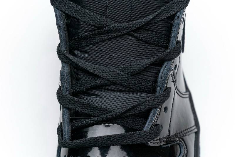 Air Jordan 1 Retro High Black Metallic Gold