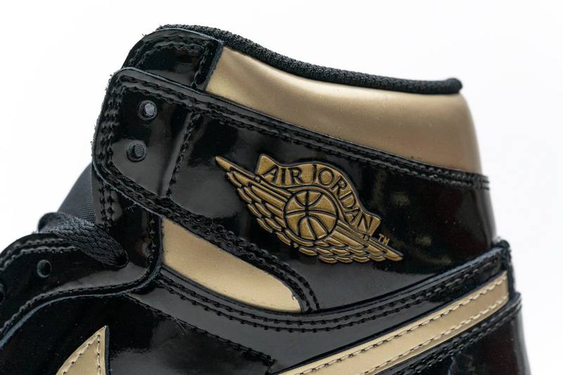Air Jordan 1 Retro High Black Metallic Gold