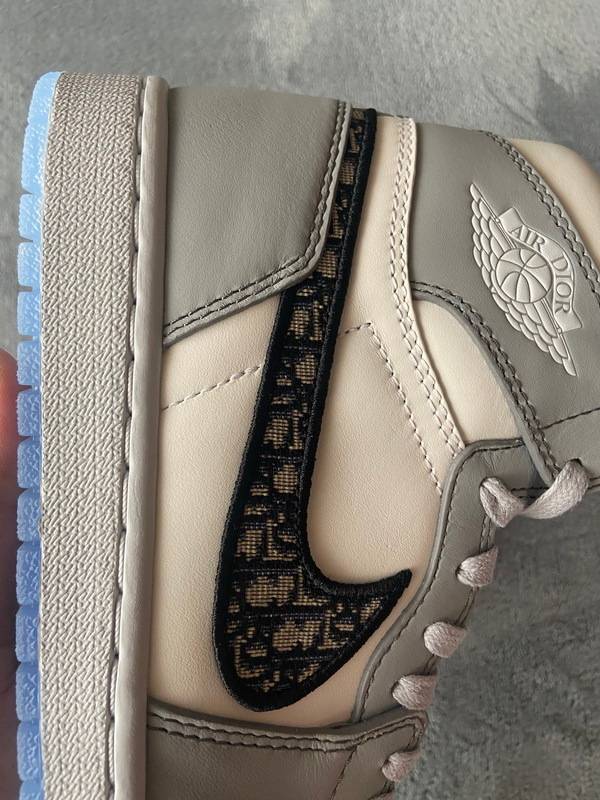 Air Jordan 1 Retro High Dr (TOP)