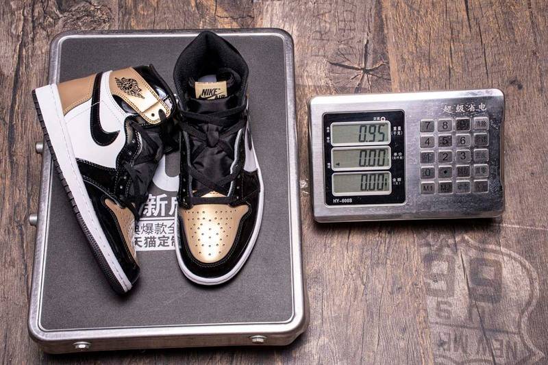 Air Jordan 1 Retro High NRG Patent Gold Toe