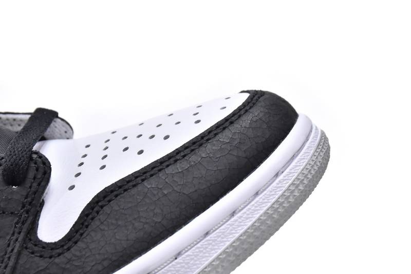 Air Jordan 1 Retro High OG Bleached Coral