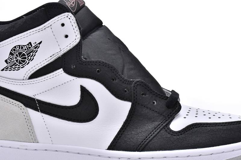 Air Jordan 1 Retro High OG Bleached Coral