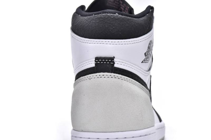 Air Jordan 1 Retro High OG Bleached Coral