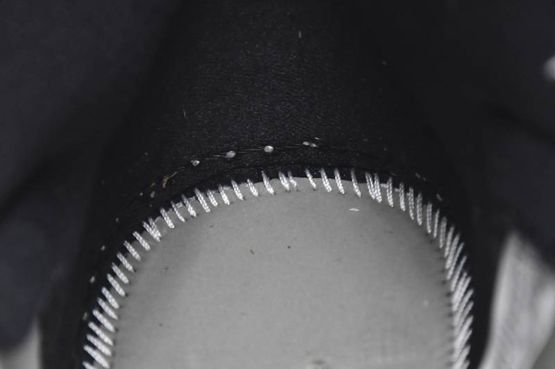 Air Jordan 1 Retro High OG Bleached Coral