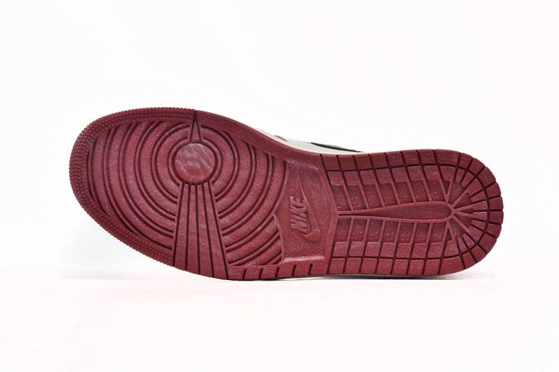 Air Jordan 1 Retro High OG Chicago Lost and Found