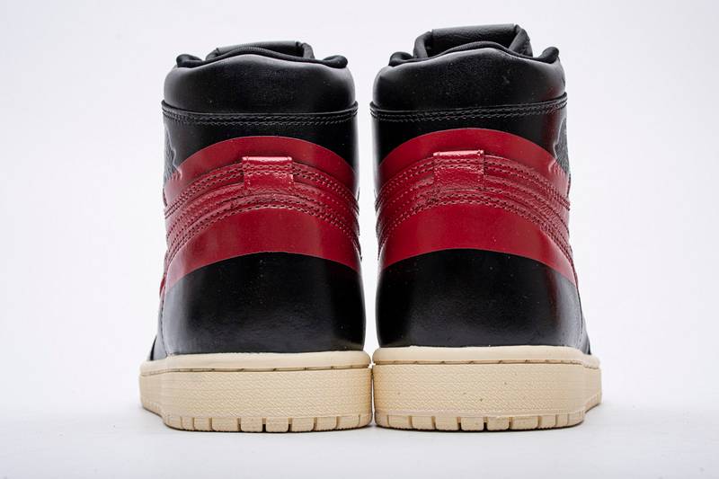 Air Jordan 1 Retro High OG Defiant Couture