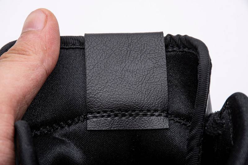 Air Jordan 1 Retro High OG Defiant Couture