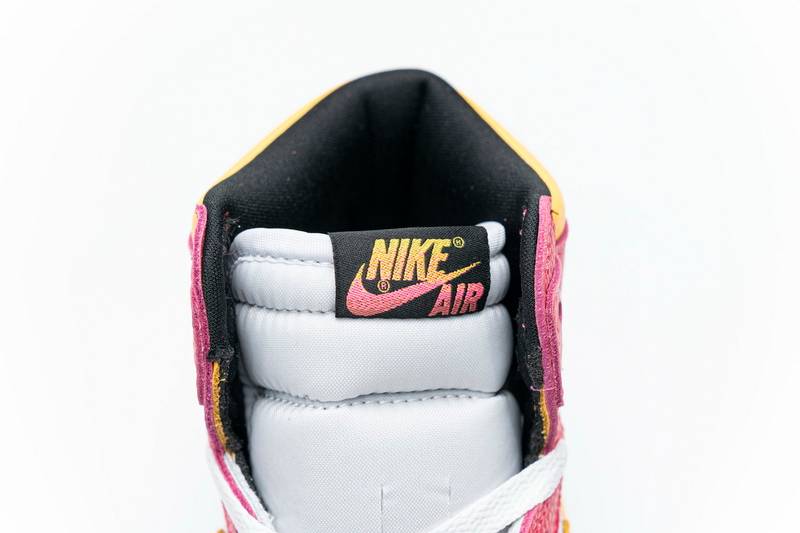 Air Jordan 1 Retro High OG Light Fusion Red​