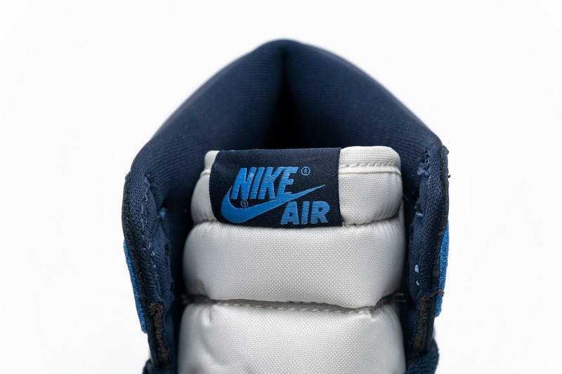 Air Jordan 1 Retro High OG Obsidian University Blue