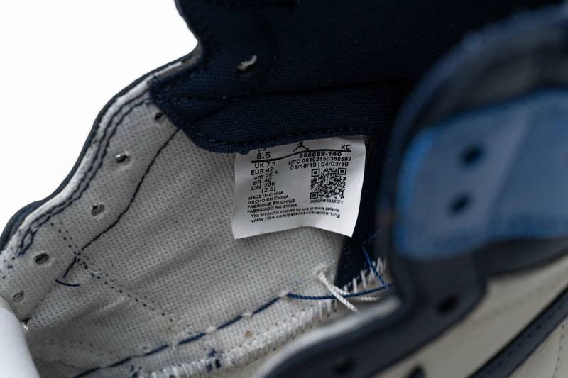 Air Jordan 1 Retro High OG Obsidian University Blue