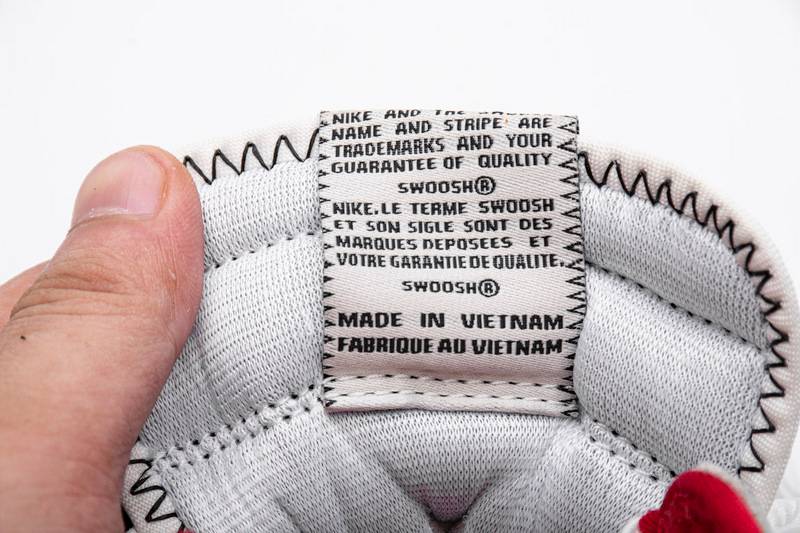 Air Jordan 1 Retro High OG Phantom