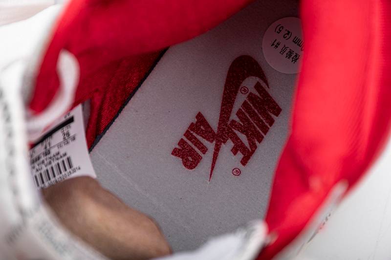 Air Jordan 1 Retro High OG Phantom