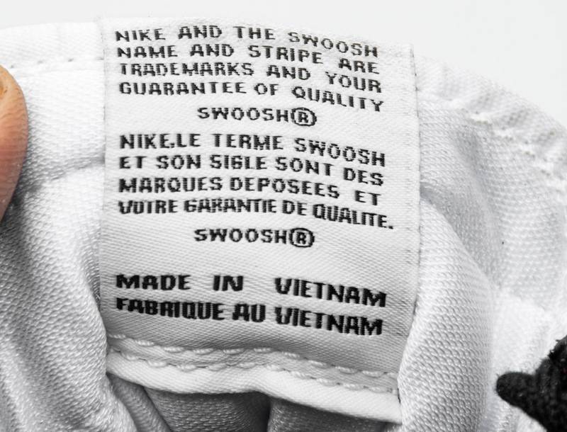 Air Jordan 1 Retro High OG Satin Black Toe