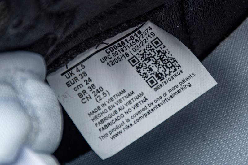 Air Jordan 1 Retro High OG Satin Black Toe