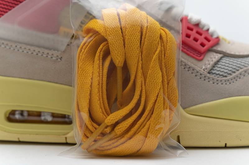 Air Jordan 4 Retro Guava Ice