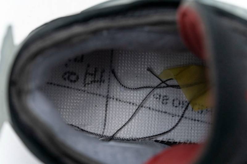 Air Jordan 4 Retro Off-White Bred