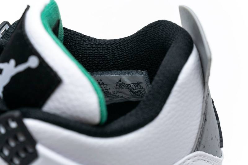 Air Jordan 4 Retro Rasta