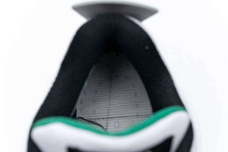 Air Jordan 4 Retro Rasta