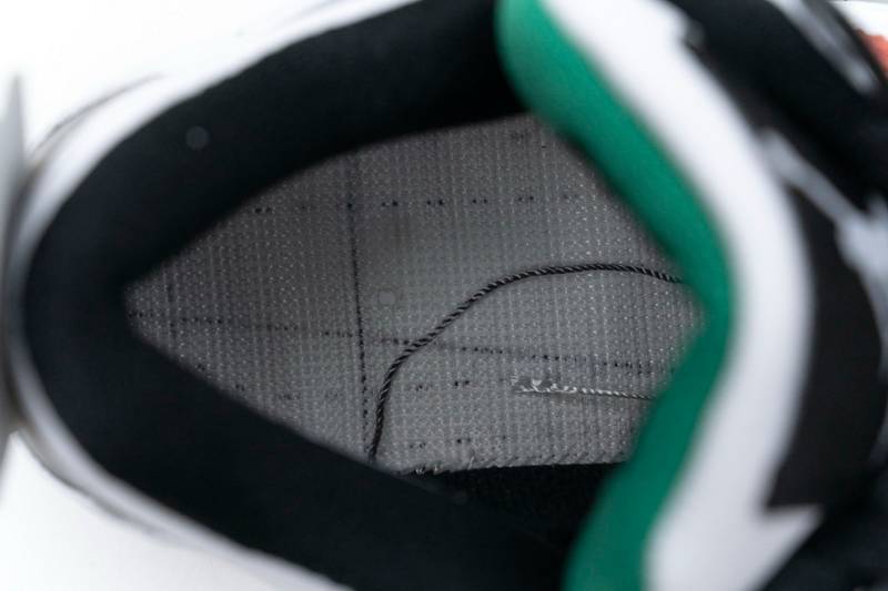 Air Jordan 4 Retro Rasta