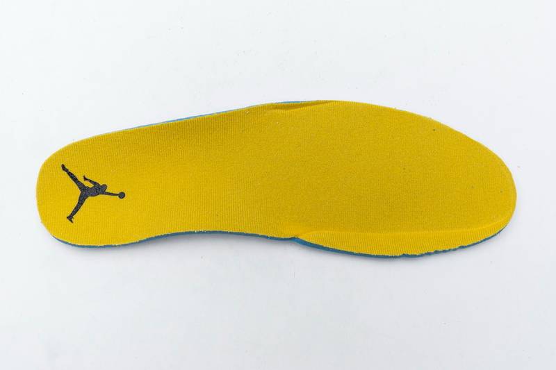 Air Jordan 4 Retro Rasta