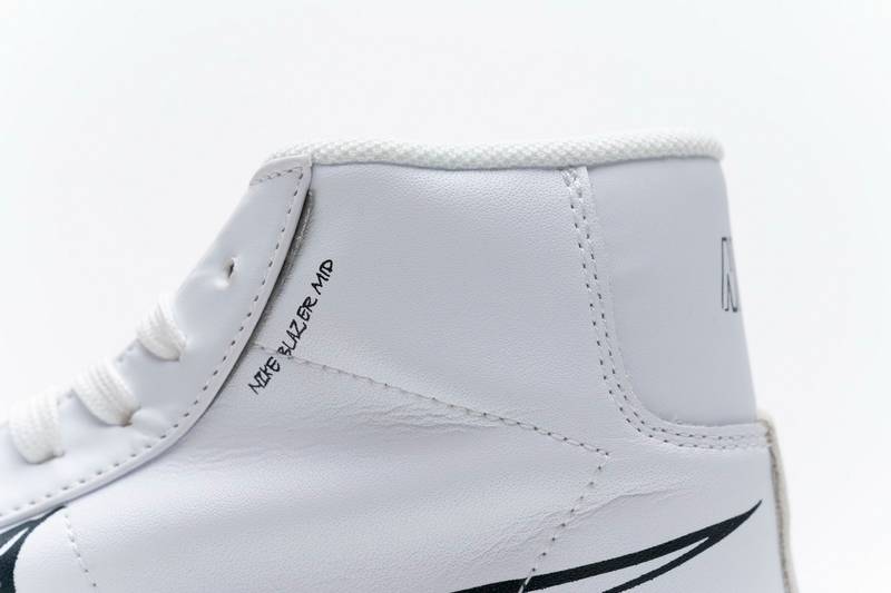 Nike Blazer Mid ’77 Black White