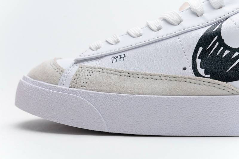 Nike Blazer Mid ’77 Black White