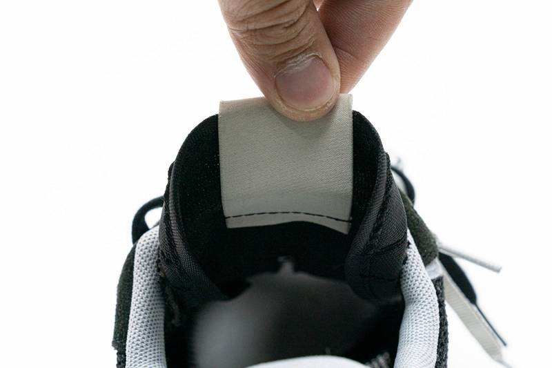 Sacai x Nike Pegasua Vaporfly Black White