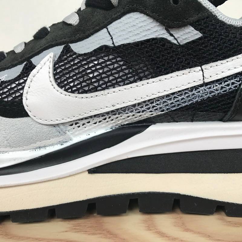 Sacai x Nike Pegasua Vaporfly Black White