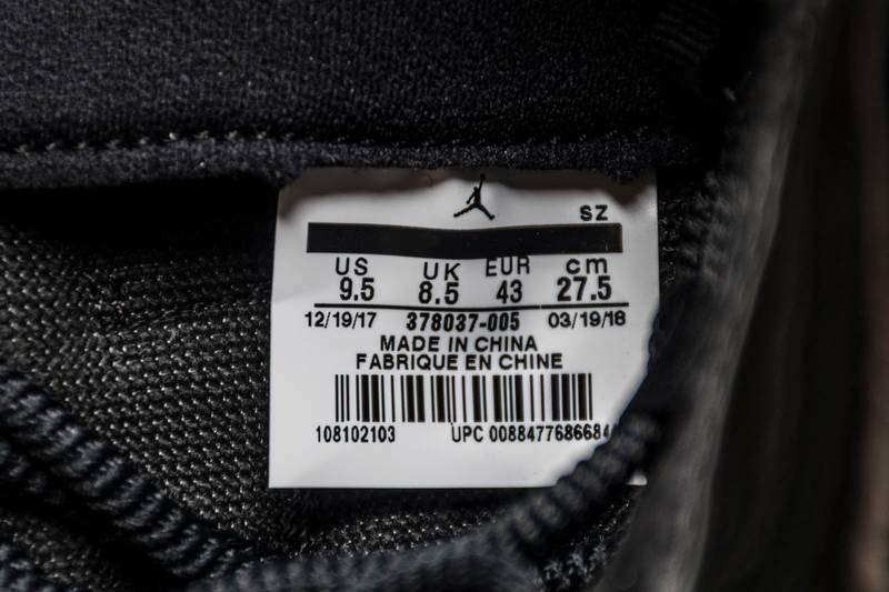 Air Jordan 11 Cap and Gown