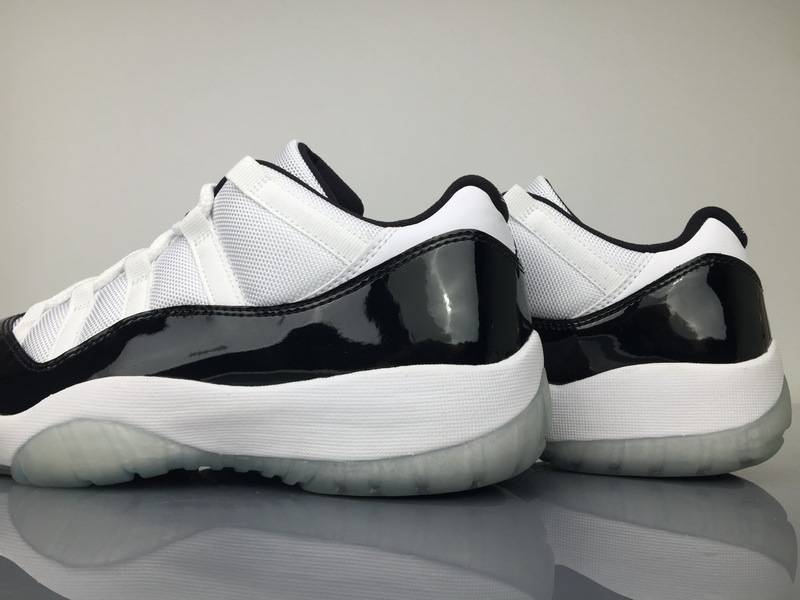 Air Jordan 11 Low Concord