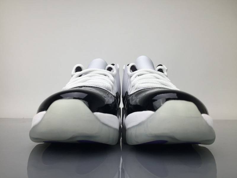 Air Jordan 11 Low Concord
