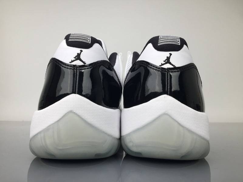 Air Jordan 11 Low Concord
